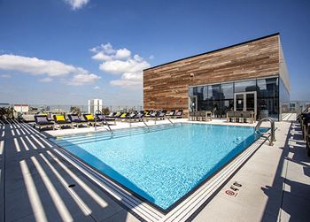 Panoramic Rooftop Oasis with Tanning Deck at 640 North Wells, Chicago, 60654